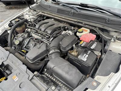 2014 Ford Taurus SEL AWD - Photo 15 - Pittsburgh, PA 15226