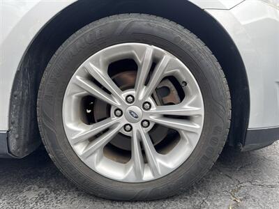 2014 Ford Taurus SEL AWD - Photo 11 - Pittsburgh, PA 15226