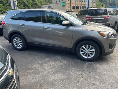 2017 Kia Sorento LX   - Photo 4 - Pittsburgh, PA 15226