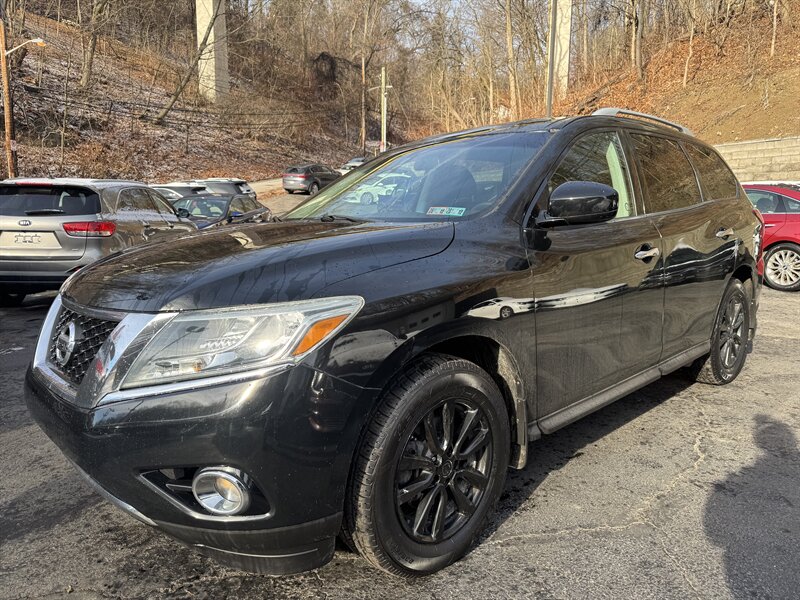 2014 Nissan Pathfinder SV   - Photo 1 - Pittsburgh, PA 15226