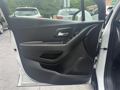 2018 Chevrolet Trax LT   - Photo 14 - Pittsburgh, PA 15226