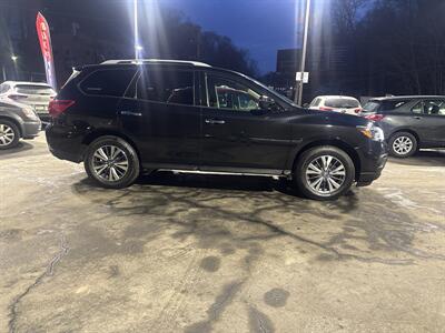 2018 Nissan Pathfinder S   - Photo 4 - Pittsburgh, PA 15226