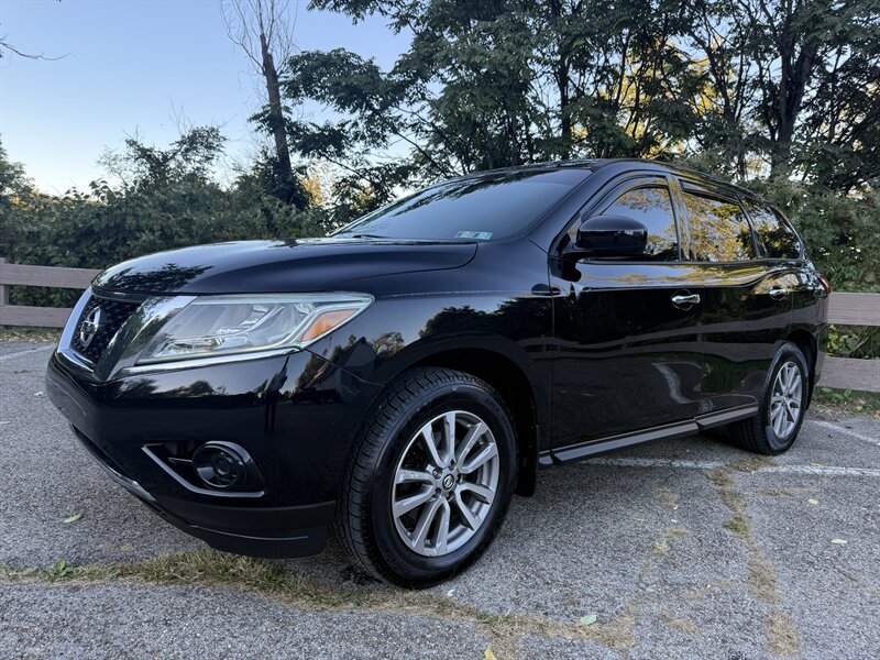 2014 Nissan Pathfinder S   - Photo 1 - Pittsburgh, PA 15226