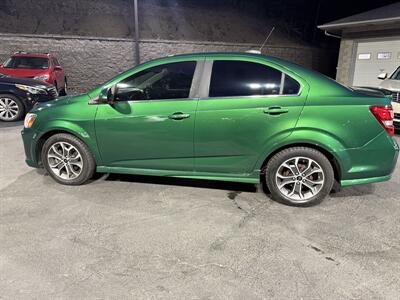 2018 Chevrolet Sonic LT Auto   - Photo 2 - Pittsburgh, PA 15226