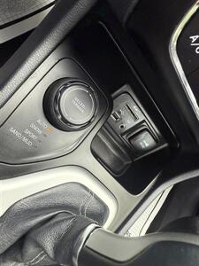2014 Jeep Cherokee Limited   - Photo 15 - Pittsburgh, PA 15226