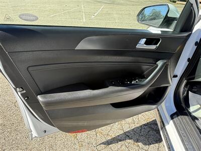 2015 Hyundai SONATA Sport 2.0T - Photo 18 - Pittsburgh, PA 15226