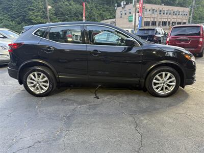 2020 Nissan Rogue S   - Photo 4 - Pittsburgh, PA 15226
