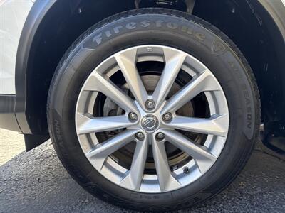 2017 Nissan Rogue Sport S   - Photo 8 - Pittsburgh, PA 15226