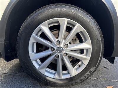 2017 Nissan Rogue Sport S   - Photo 11 - Pittsburgh, PA 15226