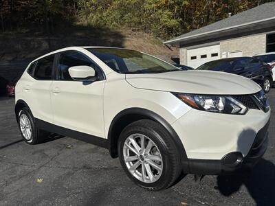 2017 Nissan Rogue Sport S   - Photo 3 - Pittsburgh, PA 15226