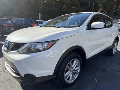 2017 Nissan Rogue Sport S   - Photo 1 - Pittsburgh, PA 15226