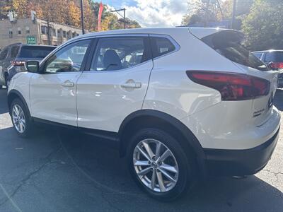 2017 Nissan Rogue Sport S   - Photo 7 - Pittsburgh, PA 15226