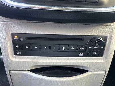 2012 Chrysler Town & Country Touring-L   - Photo 27 - Pittsburgh, PA 15226