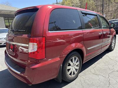 2012 Chrysler Town & Country Touring-L   - Photo 4 - Pittsburgh, PA 15226