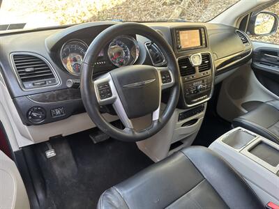 2012 Chrysler Town & Country Touring-L   - Photo 18 - Pittsburgh, PA 15226