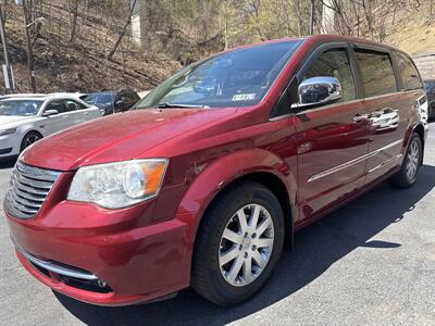 2012 Chrysler Town & Country Touring-L   - Photo 1 - Pittsburgh, PA 15226