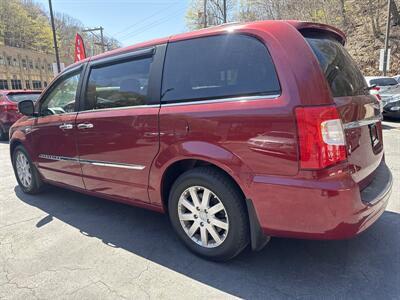 2012 Chrysler Town & Country Touring-L   - Photo 6 - Pittsburgh, PA 15226
