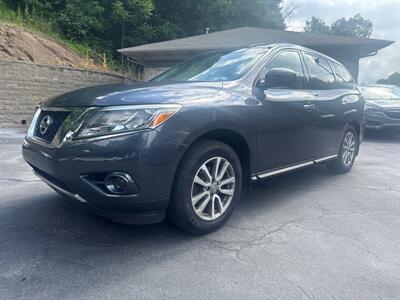 2014 Nissan Pathfinder S   - Photo 1 - Pittsburgh, PA 15226