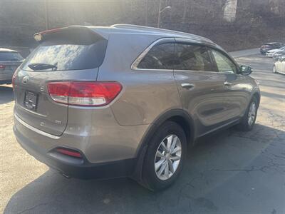 2016 Kia Sorento LX   - Photo 6 - Pittsburgh, PA 15226