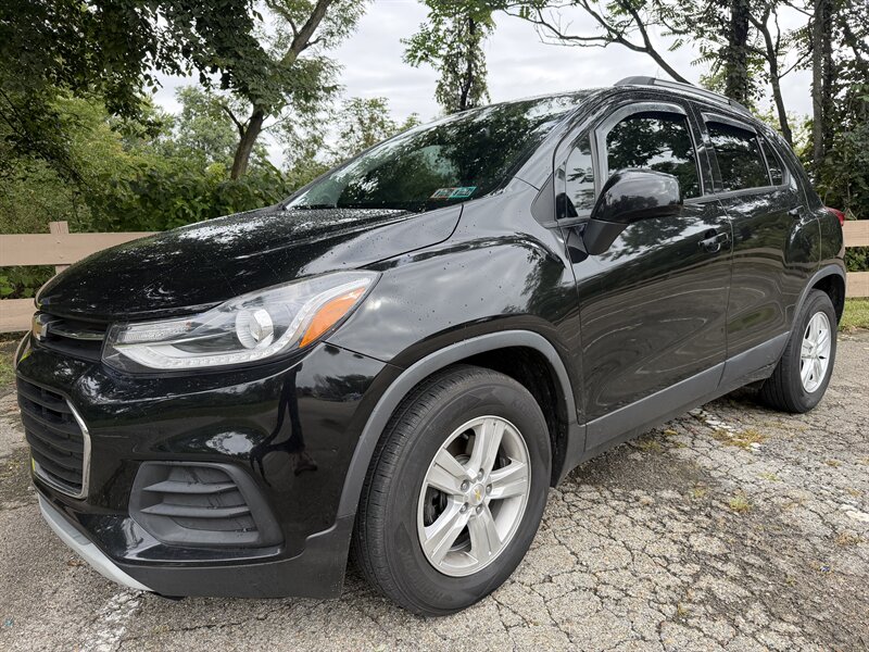 2021 Chevrolet Trax LT   - Photo 1 - Pittsburgh, PA 15226