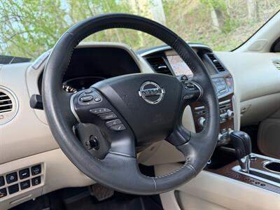 2017 Nissan Pathfinder Platinum   - Photo 11 - Pittsburgh, PA 15226