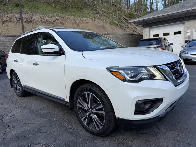 2017 Nissan Pathfinder Platinum   - Photo 1 - Pittsburgh, PA 15226