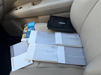 2017 Nissan Pathfinder Platinum   - Photo 22 - Pittsburgh, PA 15226