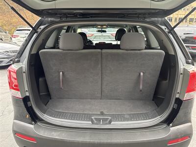 2013 Kia Sorento LX AWD 3rd ROW - Photo 31 - Pittsburgh, PA 15226