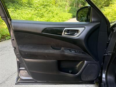 2014 Nissan Pathfinder SV   - Photo 21 - Pittsburgh, PA 15226