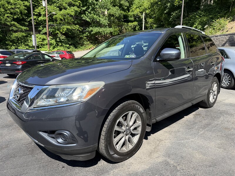 2014 Nissan Pathfinder SV   - Photo 1 - Pittsburgh, PA 15226