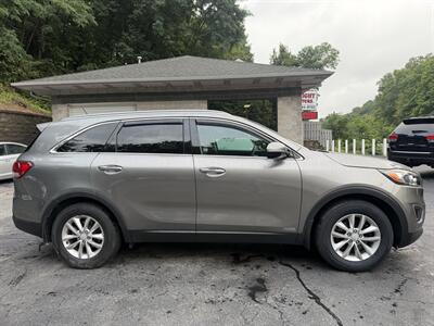 2016 Kia Sorento LX - Photo 4 - Pittsburgh, PA 15226