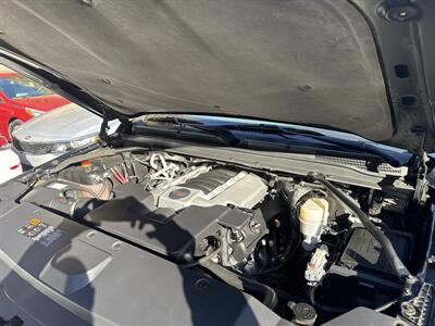 2016 Cadillac Escalade Platinum - Photo 14 - Pittsburgh, PA 15226