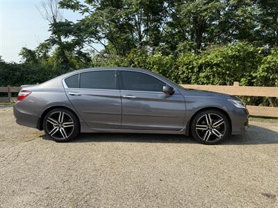2016 Honda Accord Touring   - Photo 18 - Pittsburgh, PA 15226