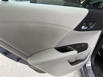 2016 Honda Accord Touring   - Photo 26 - Pittsburgh, PA 15226