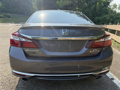 2016 Honda Accord Touring   - Photo 5 - Pittsburgh, PA 15226