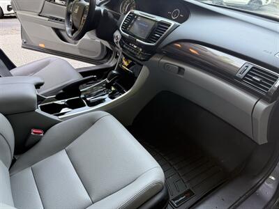 2016 Honda Accord Touring   - Photo 30 - Pittsburgh, PA 15226