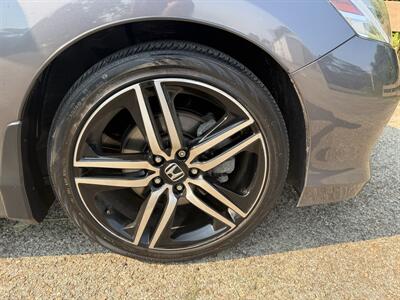 2016 Honda Accord Touring   - Photo 10 - Pittsburgh, PA 15226