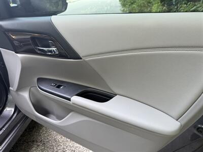 2016 Honda Accord Touring   - Photo 29 - Pittsburgh, PA 15226