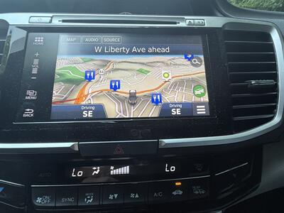 2016 Honda Accord Touring   - Photo 38 - Pittsburgh, PA 15226
