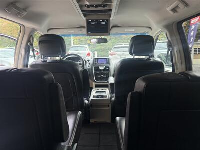 2015 Chrysler Town & Country Touring   - Photo 28 - Pittsburgh, PA 15226