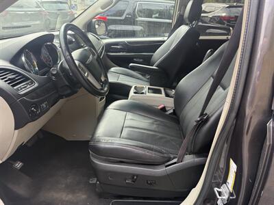 2015 Chrysler Town & Country Touring   - Photo 15 - Pittsburgh, PA 15226