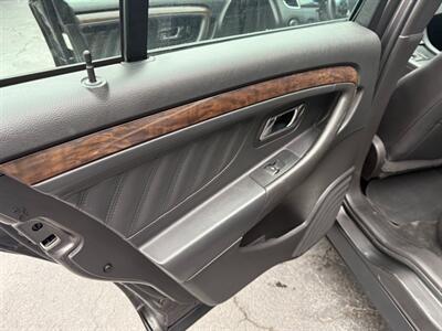2015 Ford Taurus Limited   - Photo 24 - Pittsburgh, PA 15226