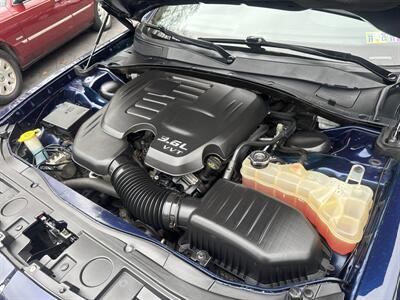 2015 Chrysler 300 Series S   - Photo 16 - Pittsburgh, PA 15226