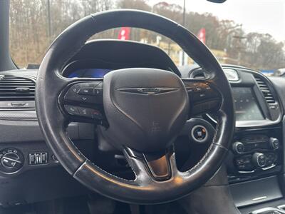 2015 Chrysler 300 Series S   - Photo 21 - Pittsburgh, PA 15226