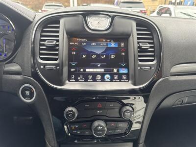 2015 Chrysler 300 Series S   - Photo 23 - Pittsburgh, PA 15226