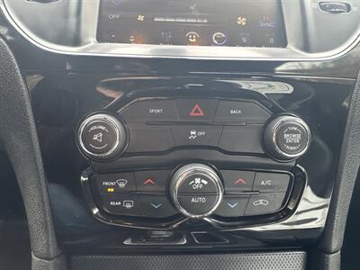 2015 Chrysler 300 Series S   - Photo 25 - Pittsburgh, PA 15226