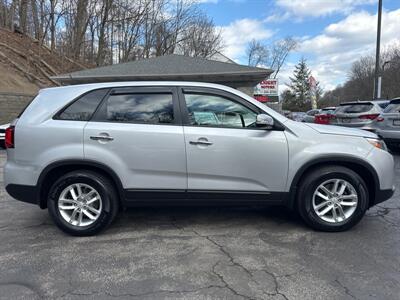 2015 Kia Sorento LX   - Photo 4 - Pittsburgh, PA 15226