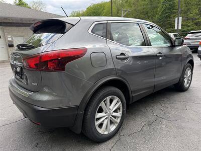 2017 Nissan Rogue Sport S   - Photo 5 - Pittsburgh, PA 15226