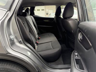 2017 Nissan Rogue Sport S   - Photo 32 - Pittsburgh, PA 15226