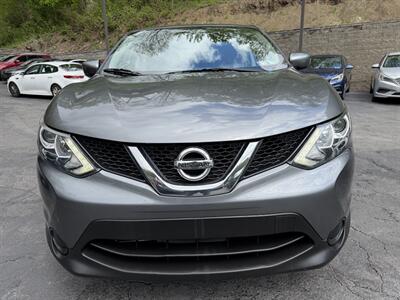 2017 Nissan Rogue Sport S   - Photo 2 - Pittsburgh, PA 15226
